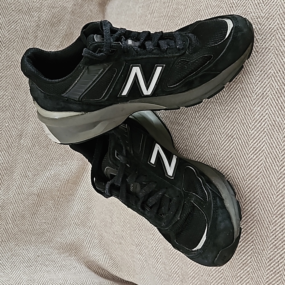 New Balance 990v5